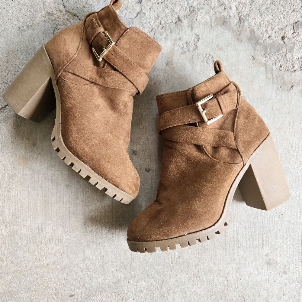TOP MODA Buckled Suede Ankle Booties sz 7